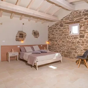 Ammentos Palau